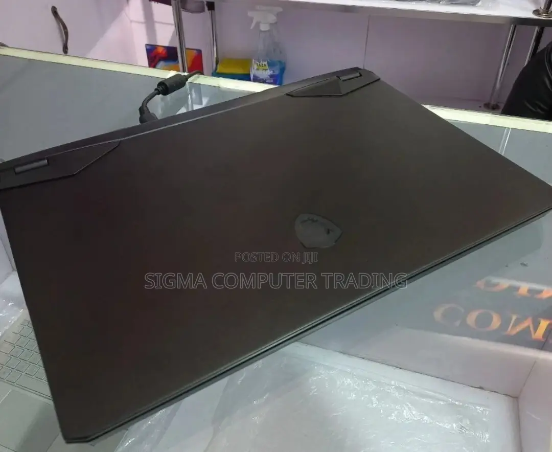 New Laptop MSI GP75 Leopard 16GB Intel Core I7 SSD 1T