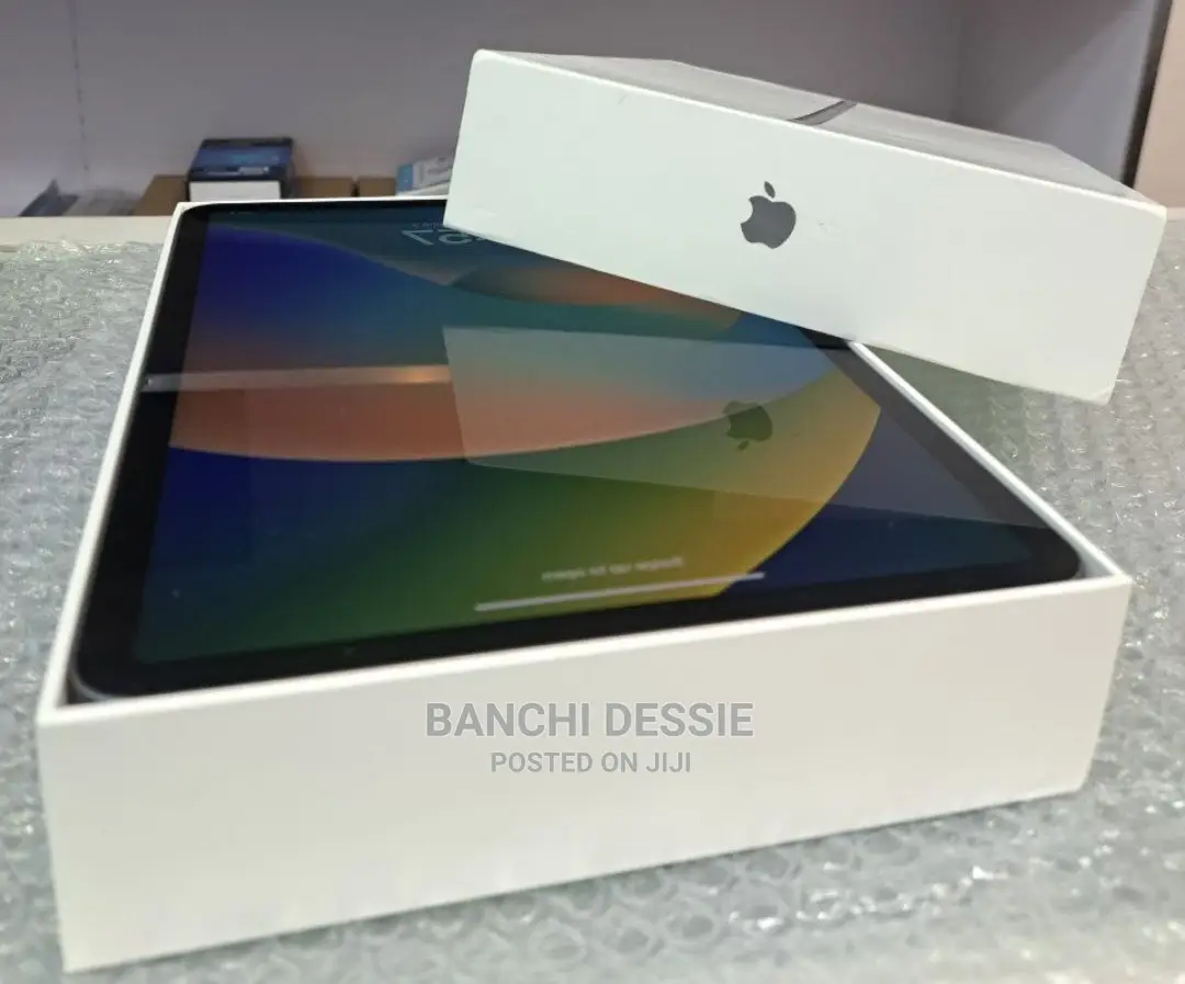 New Laptop Apple MacBook Pro M1 4GB Apple M1 Pro SSD 512GB