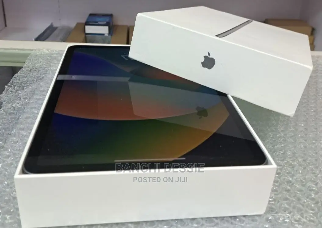 New Laptop Apple MacBook Pro M1 4GB Apple M1 Pro SSD 512GB