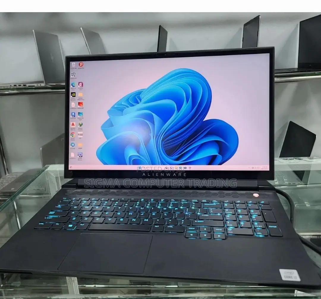 New Laptop Alienware M17x R2 32GB Intel Core I7 SSD 1T