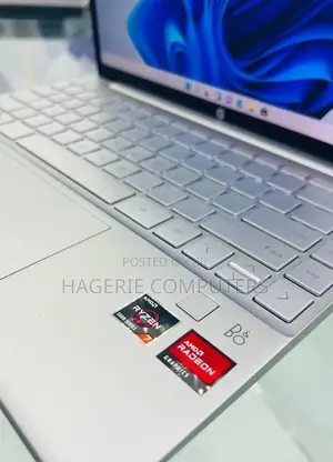 New Laptop HP Pavilion 13 16GB AMD Ryzen 7 SSD 1T