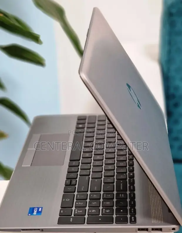 y30＊エイチピー Notebook 250G7 i5 第8世代 8GB SSD HP 250 G8 - Core i5