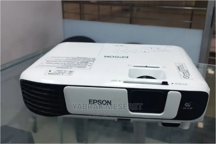 Brand New Epson EB - S41 Projectr