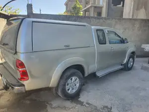 Toyota Hilux 2.5 D-4D Extra Cab 2008 Gold