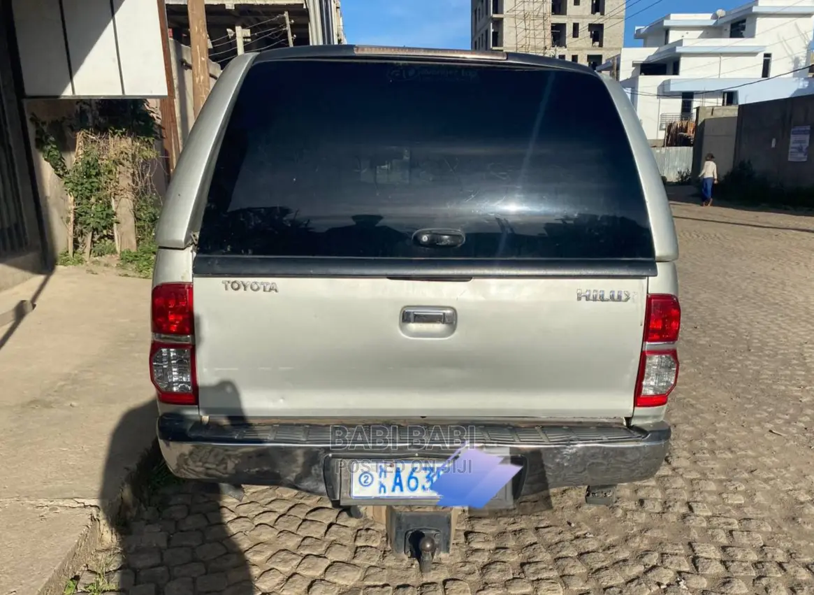 Toyota Hilux 2.5 D-4D Extra Cab 2008 Gold