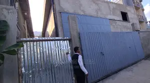 የሚከራይ መጋዘን