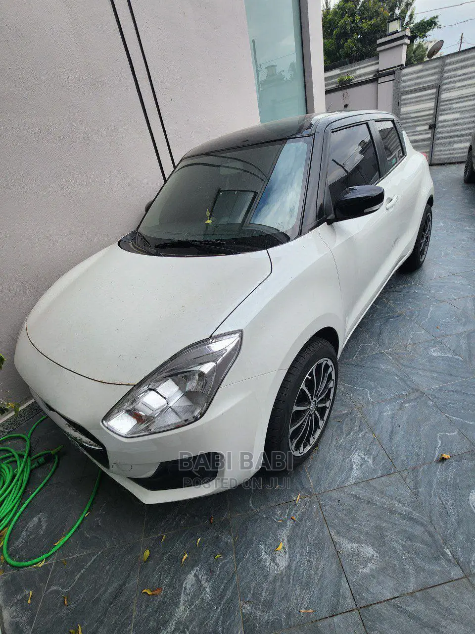 Suzuki Swift 2022 White