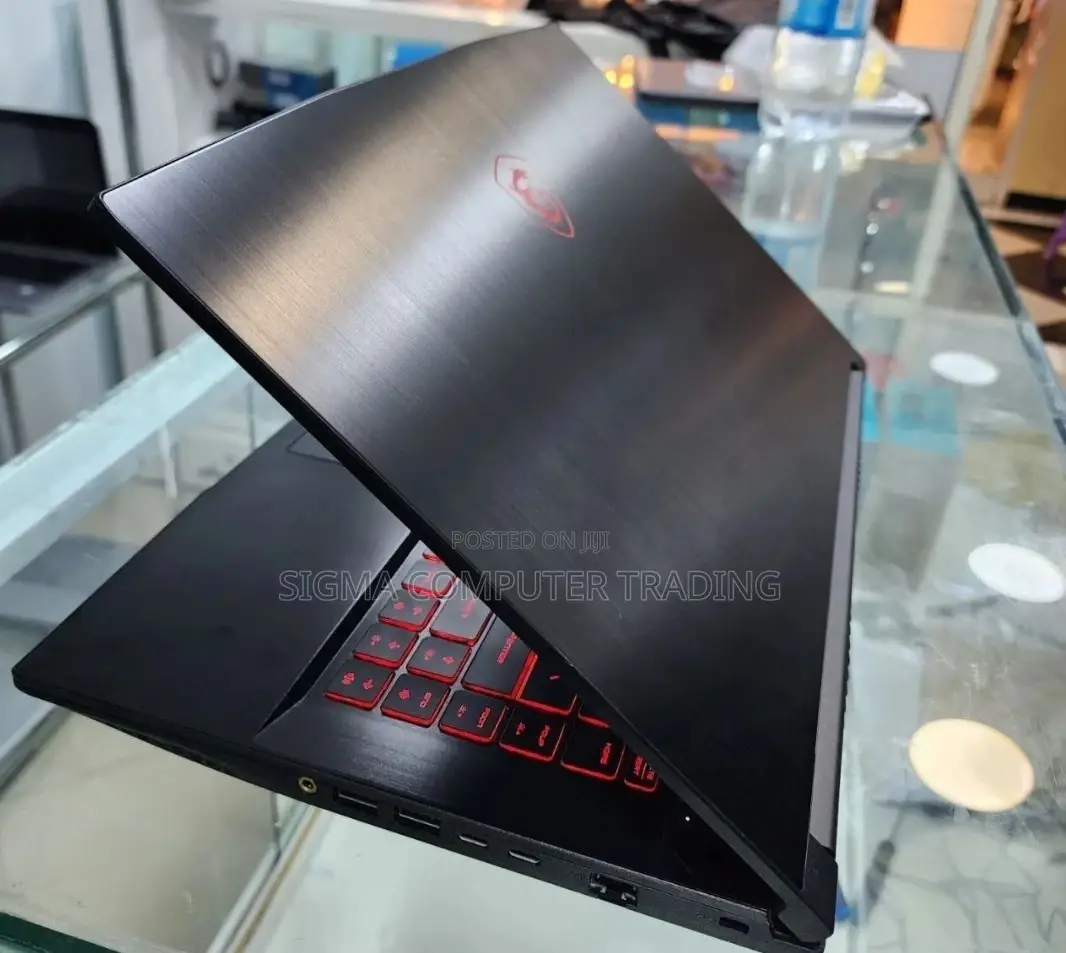 New Laptop MSI GF63 8GB Intel Core I7 SSD 512GB