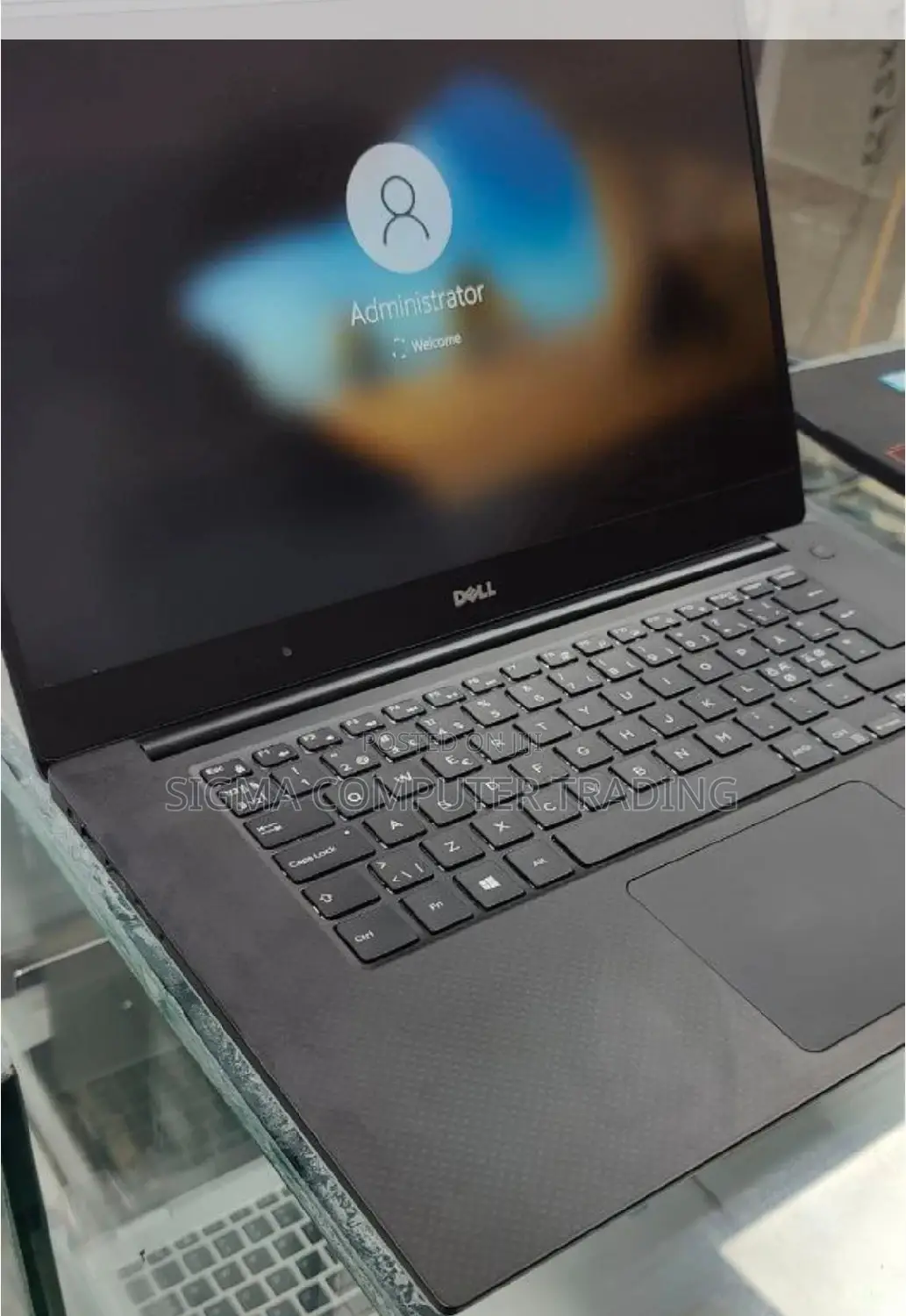 New Laptop Dell XPS 15 32GB Intel Xeon SSD 512GB