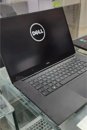 New Laptop Dell XPS 15 32GB Intel Xeon SSD 512GB