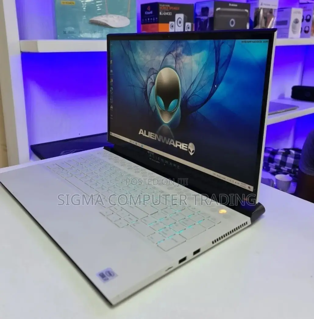 New Laptop Alienware M17x R2 32GB Intel Core I7 SSD 2T