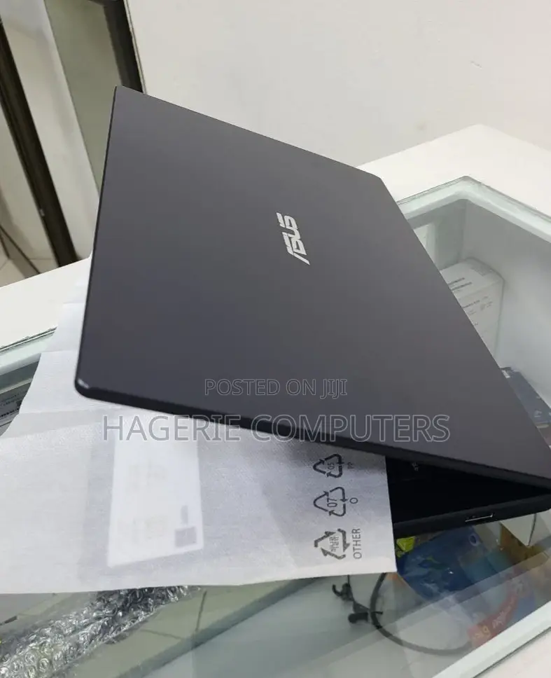 New Laptop Asus VivoBook E403NA 8GB SSD 256GB