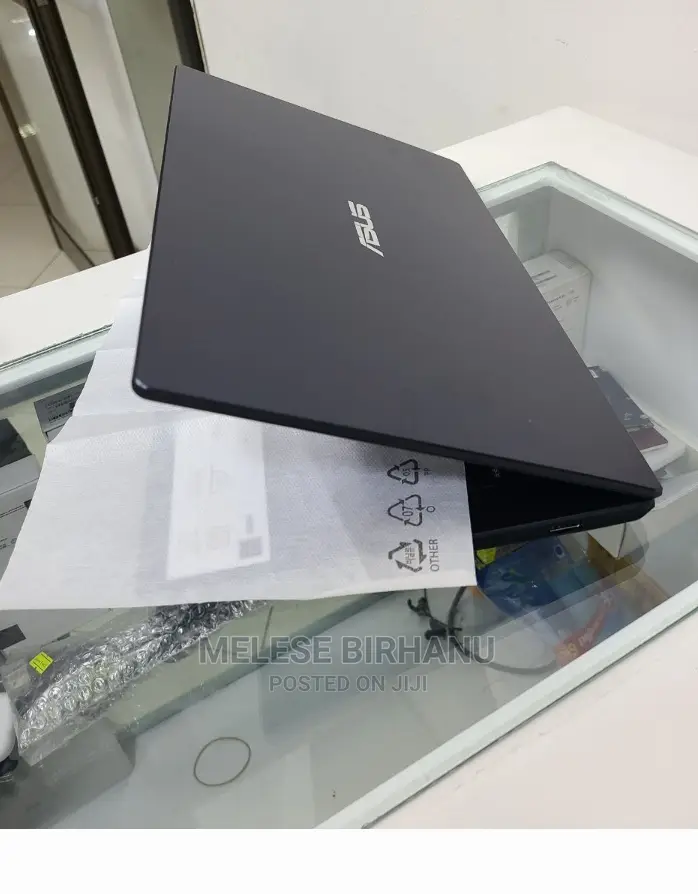 New Laptop Asus Vivobook E410M 8GB Intel Core I3 SSD 256GB