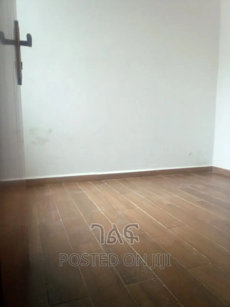 2bdrm Apartment in የኖህ, Bole for sale
