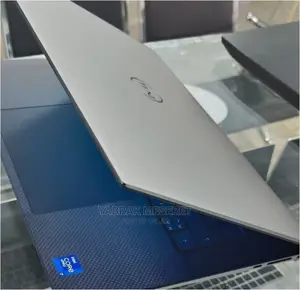 New Laptop Dell 16GB Intel Core I5 SSD 512GB