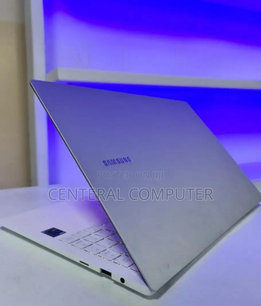 New Laptop Samsung NP-X360 16GB Intel Core I7 SSD 1T