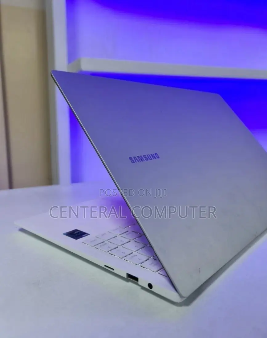 New Laptop Samsung NP-X360 16GB Intel Core I7 SSD 1T