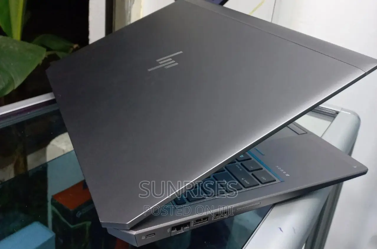 New Laptop HP ZBook 14 32GB Intel Core I7 SSD 512GB