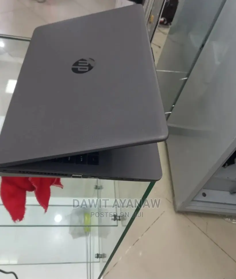 New Laptop HP Stream Notebook 8GB Intel Core I7 HDD 1T