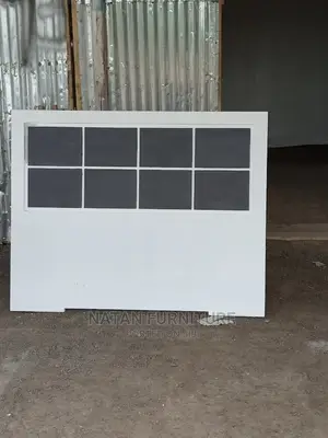 1.50 አልጋ ከነ ኮሞዲኖ