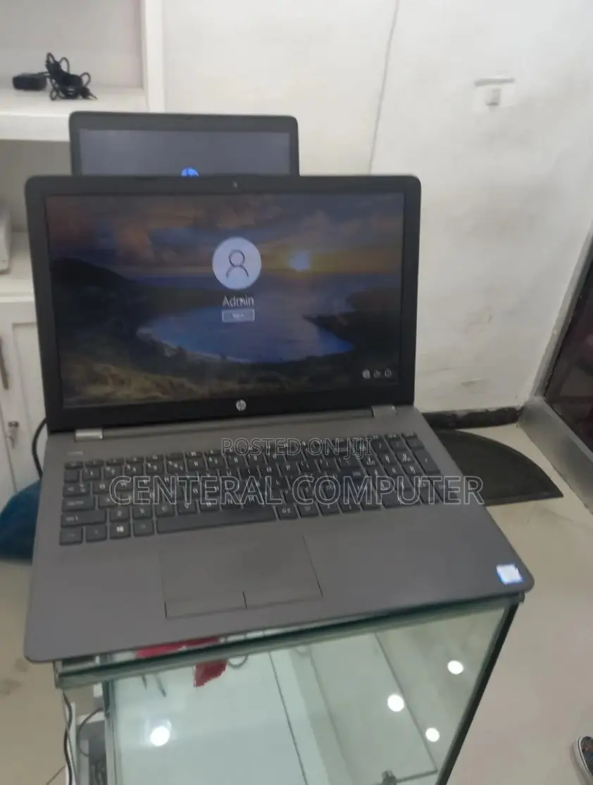 New Laptop HP 8GB Intel Core I7 SSD 1T