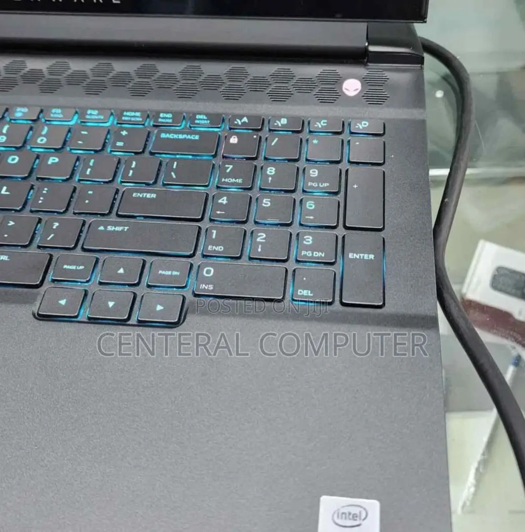 New Laptop Alienware M17x R2 32GB Intel Core I7 SSD 1T