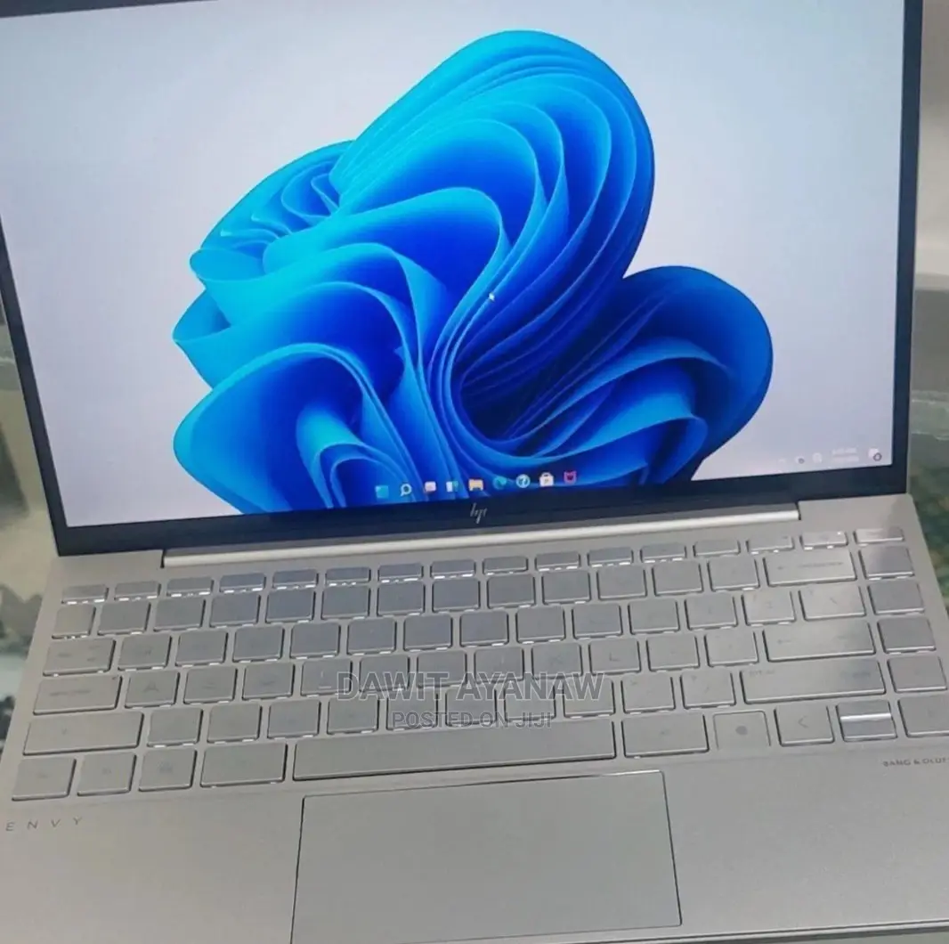 New Laptop HP Envy 13 16GB Intel Core I7 SSD 1T