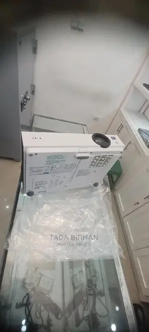 Photo - SONY PROJECTOR