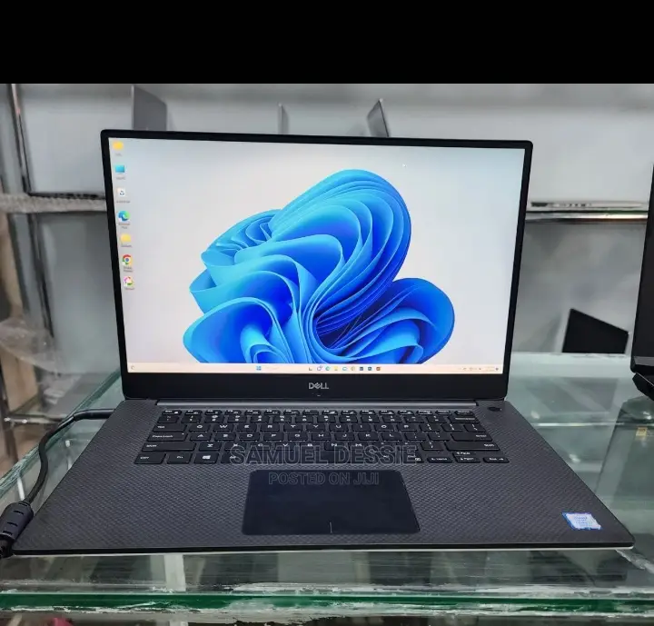 New Laptop Dell XPS 15 16GB Intel Core I7 SSD 512GB