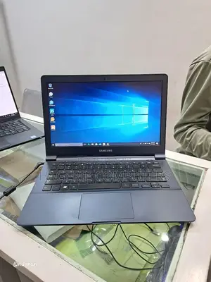 New Laptop Samsung NP305E7 4GB Intel Core 2 Quad SSD 128GB