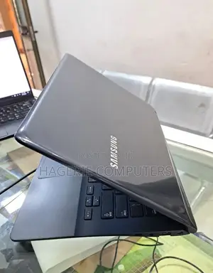 New Laptop Samsung NP305E7 4GB Intel Core 2 Quad SSD 128GB