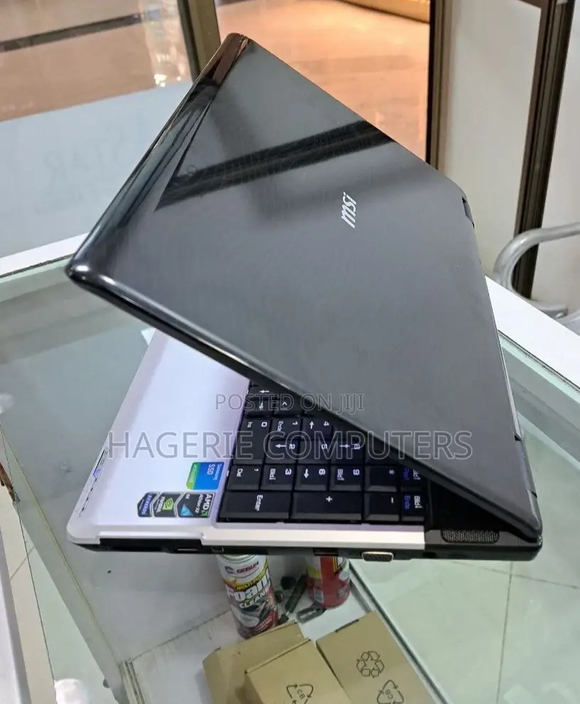 New Laptop MSI CR500 4GB AMD SSD 256GB