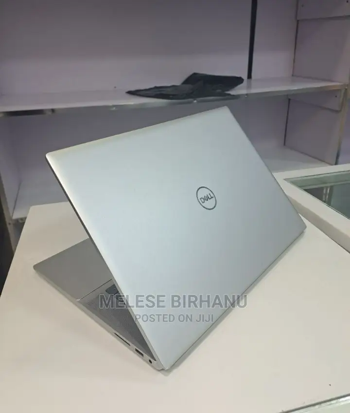 New Laptop Dell Inspiron 15 16GB Intel Core I7 SSD 1T