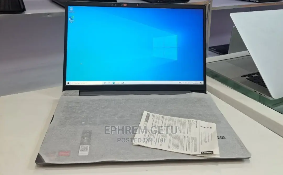 New Laptop Lenovo Ideapad 3 8GB AMD Ryzen 5 SSD 256GB