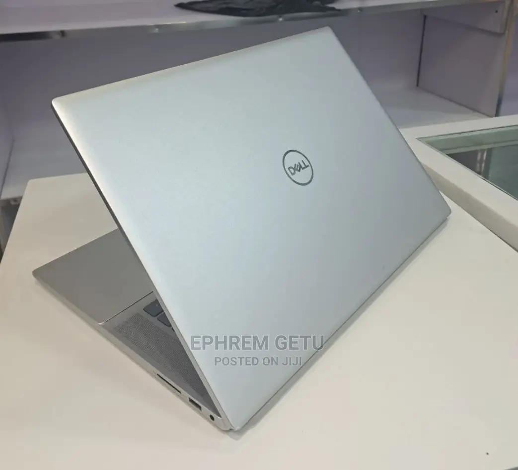 New Laptop Dell Inspiron 15 16GB Intel Core I7 SSD 1T