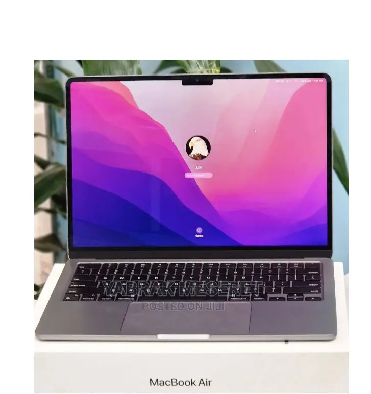 New Laptop Apple MacBook Air 2022 M2 8GB SSD 512GB