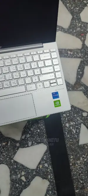 New Laptop HP Envy 13 16GB Intel Core I7 SSD 512GB