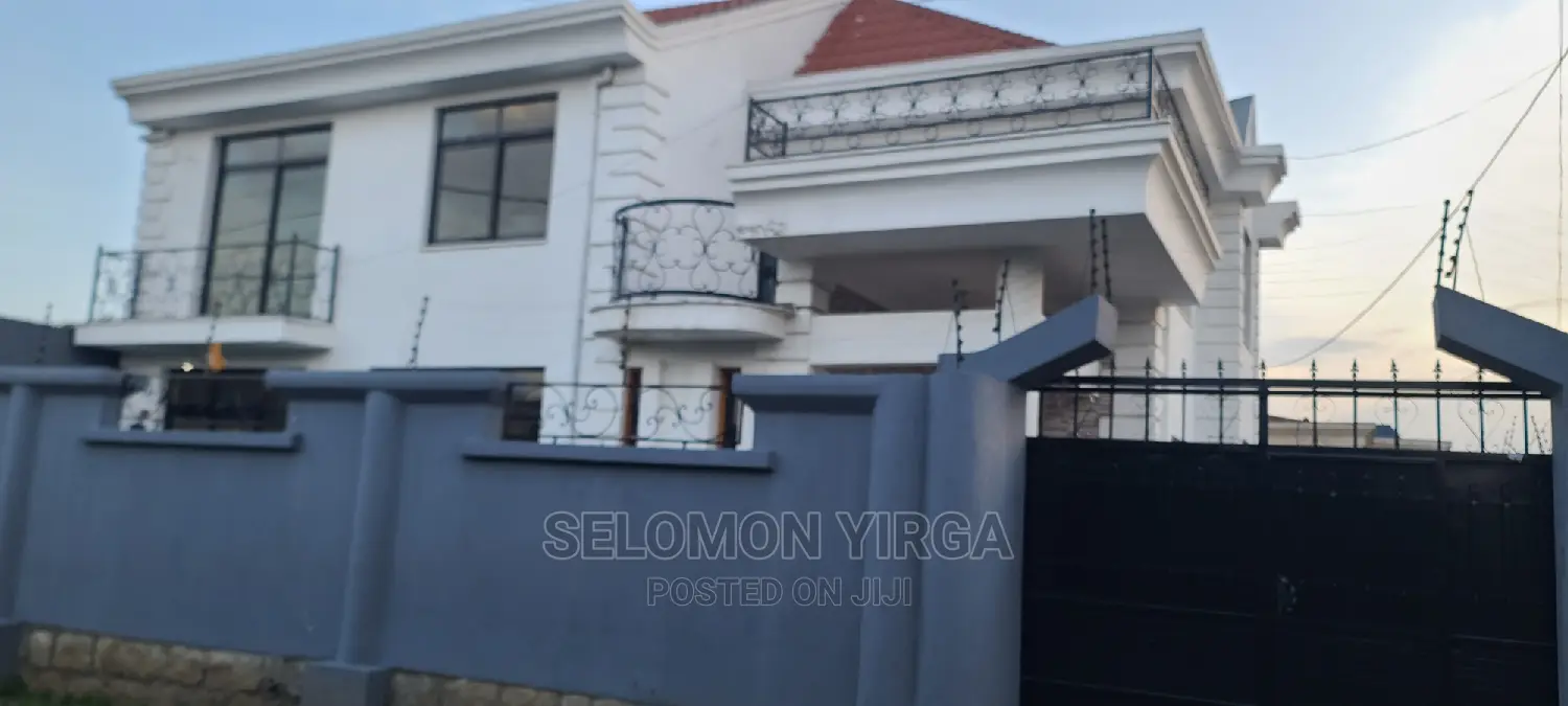 5bdrm House in አድስ, Yeka for sale