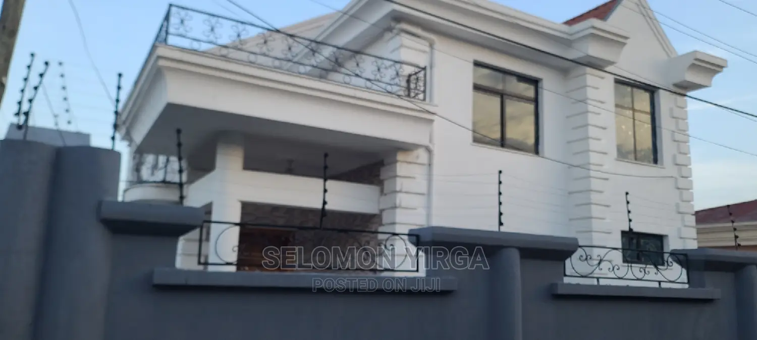 5bdrm House in አድስ, Yeka for sale
