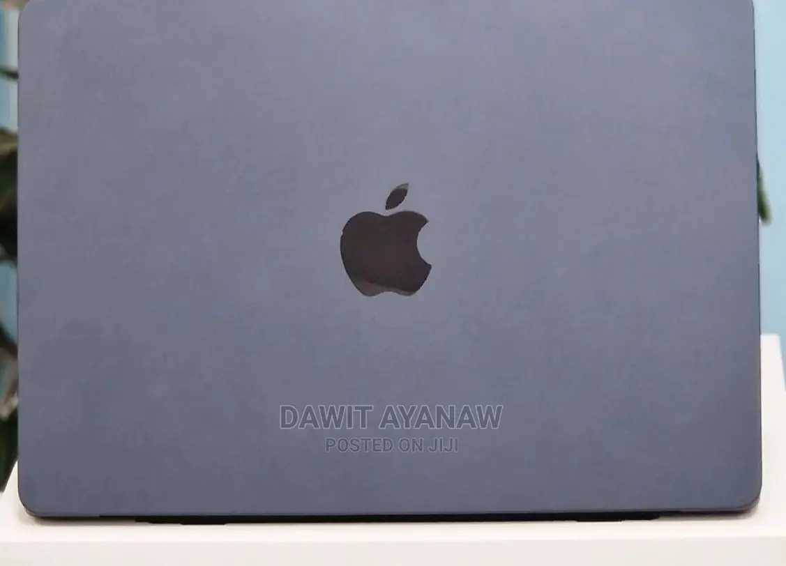 New Laptop Apple MacBook Air 2022 M2 256GB Apple M2 SSD 256GB