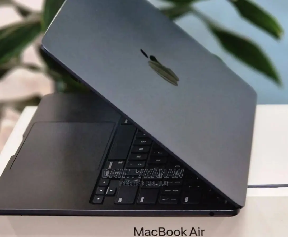 New Laptop Apple MacBook Air 2022 M2 256GB Apple M2 SSD 256GB