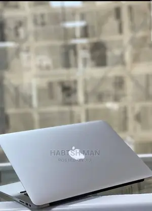 Photo - New Laptop Apple MacBook 2017 8GB Intel Core i5 SSD 256GB