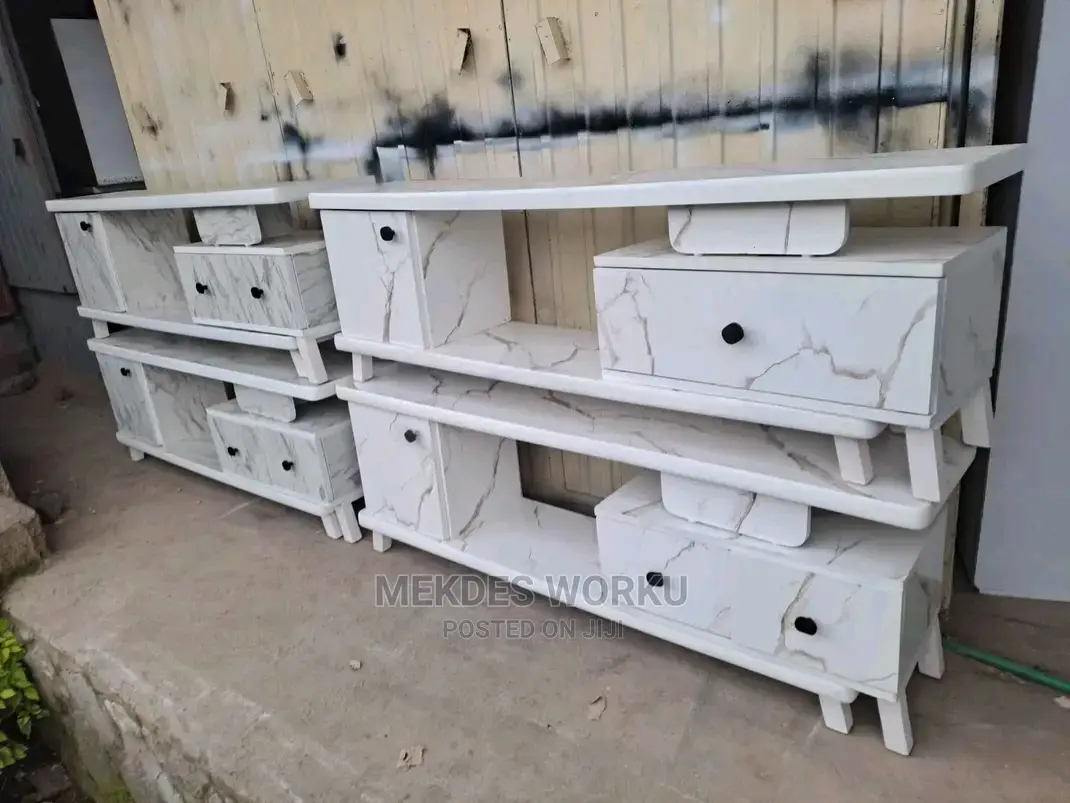 Tv Stand (Tv ሲታንድ)