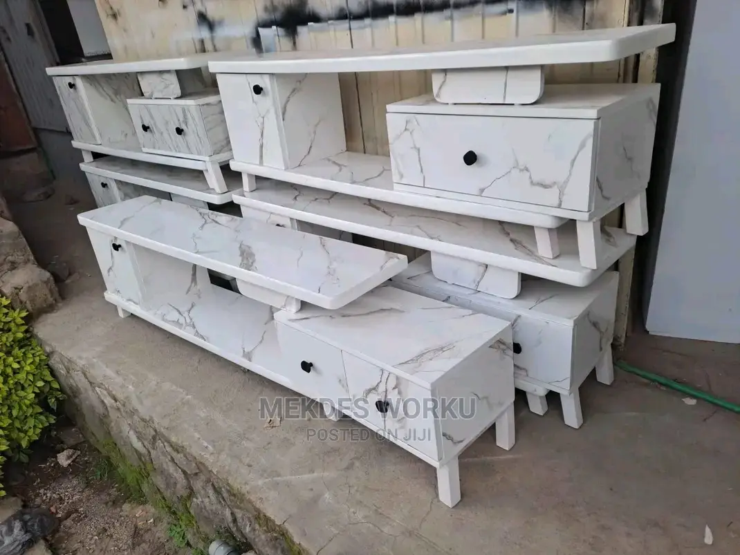 Tv Stand (Tv ሲታንድ)