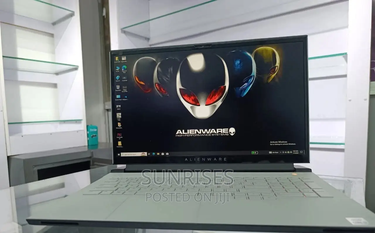 New Laptop Alienware M17x R2 32GB Intel Core I7 SSD 1.5T