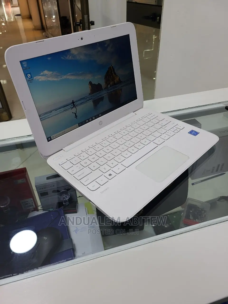 New Laptop HP Stream Notebook 4GB Intel Pentium SSD 128GB