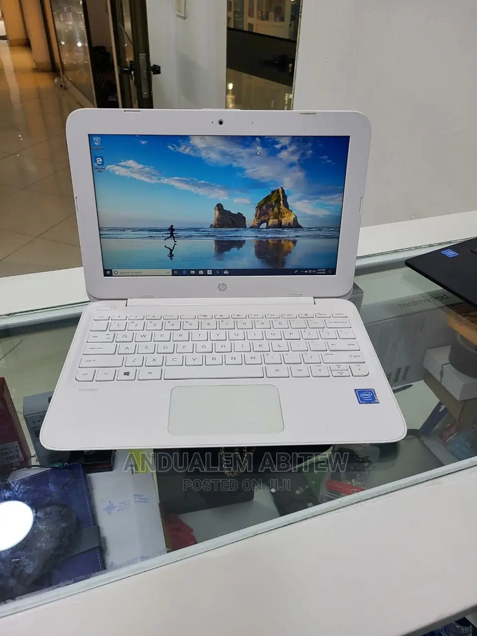 New Laptop HP Stream Notebook 4GB Intel Pentium SSD 128GB