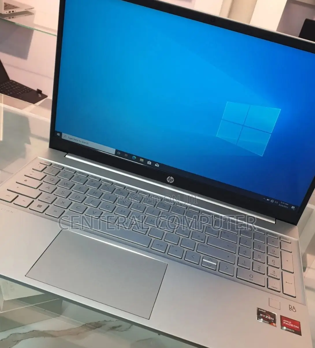 New Laptop HP Pavilion 11 8GB AMD Ryzen 5 SSD 512GB