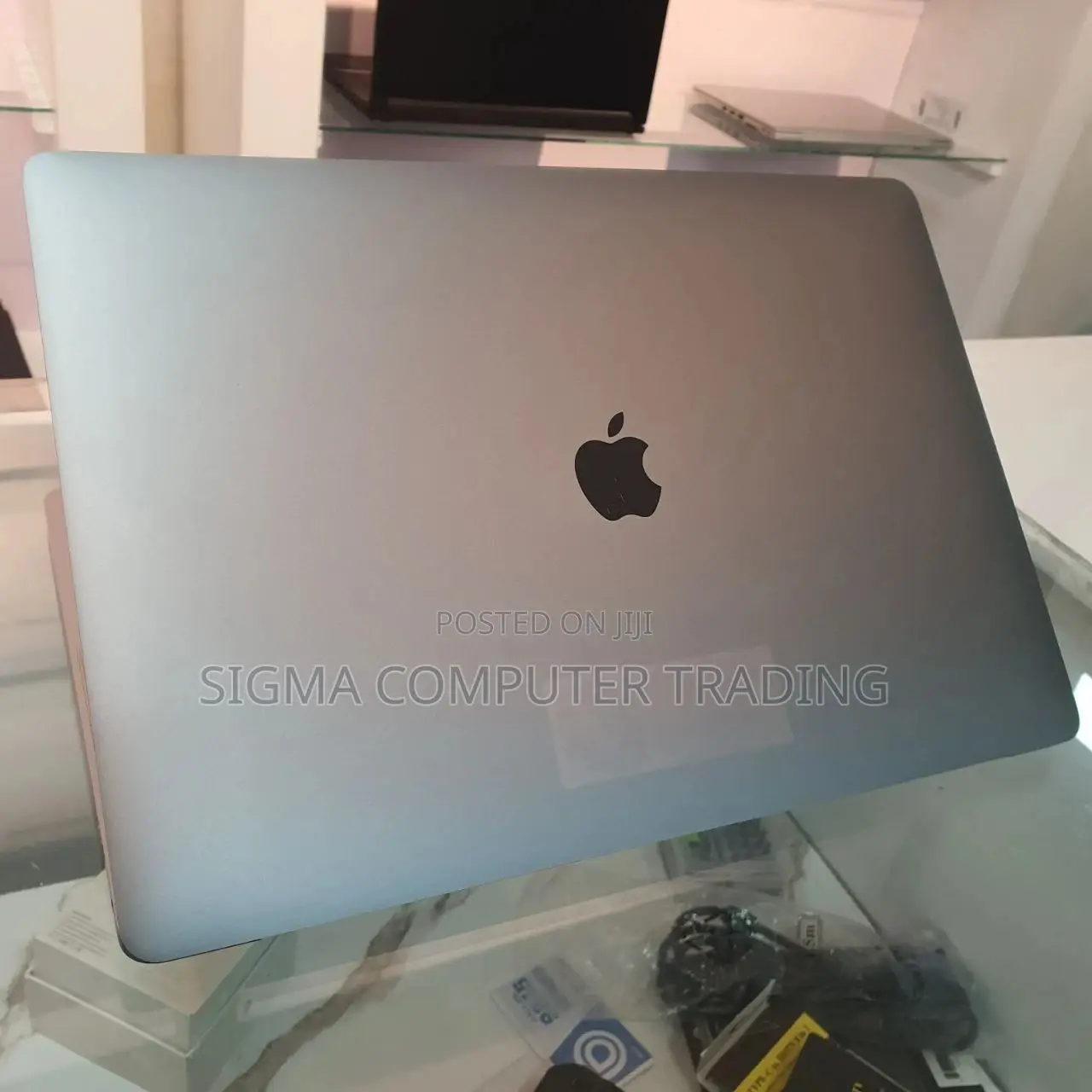 New Laptop Apple MacBook Pro 2017 16GB Intel Core I7 SSD 512GB