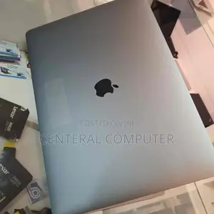 New Laptop Apple MacBook Pro 2017 16GB Intel Core I7 SSD 512GB